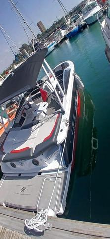 Bateau excellent Four WinssH210 RS Sport 10 places