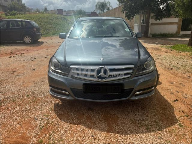 مرسيدس بنز الفئة سي ديزل أوتوماتيك 2012 - 2