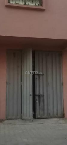 باب حديد باقي جديد 3 متر على 2.50 بدون كادر