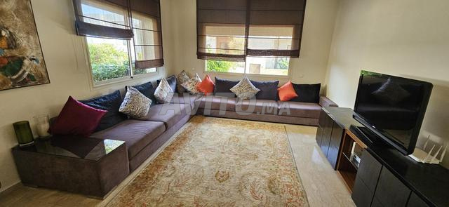 صالون كبير عصري