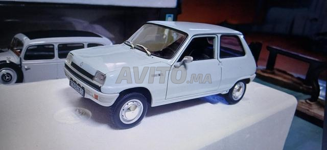 سيارة كلاسيكية 1/18 - 2