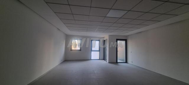 Bureau neuf haut standing 66 m² avec petit balcon - 2