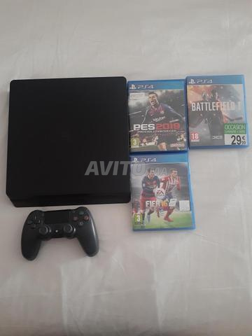 Ps4 Slim 1To 1 manette 3 jeux- Import France