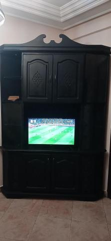 خزانة ملابس خشبية