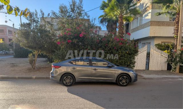 Hyundai Elantra en très bon état