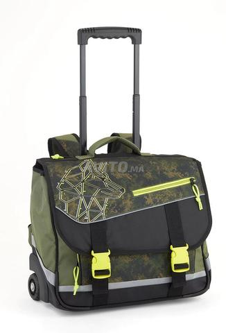 محفظة مدرسية بعجلات اوريغامي Loup