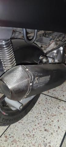 Black Xmax très bon état - 2