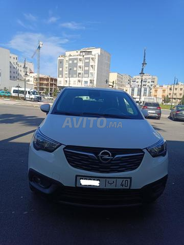 Opel crossland x premier main en très bon état