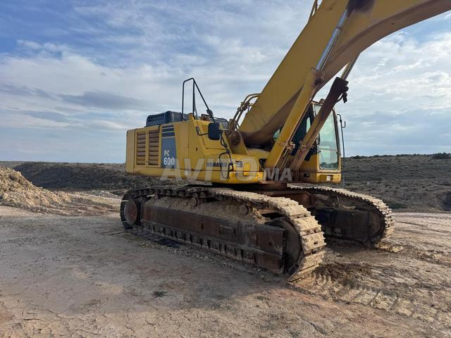 Komatsu PC600 - 2