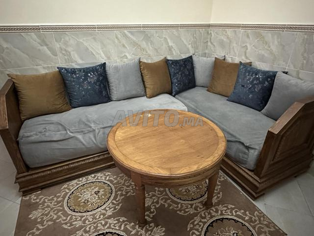 Salon et table en bois - 2