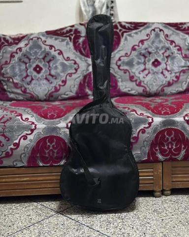 Guitare classique état neuf et housse - 2