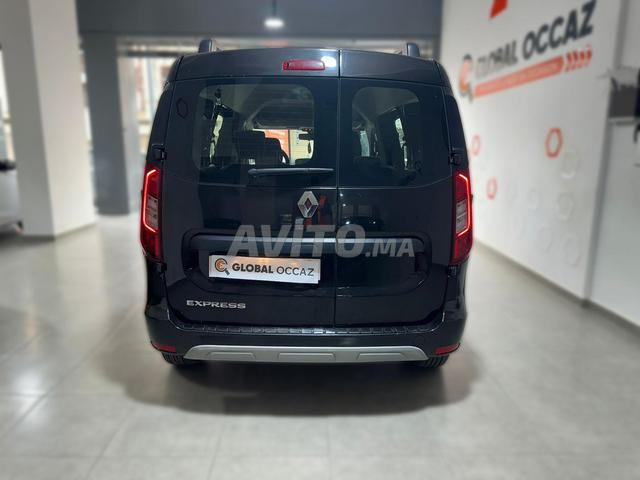 Renault Express Diesel Manuelle 2024 à Oujda - 2