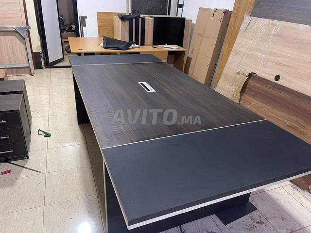 طاولة اجتماعات للمساحات الكبيرة - 2