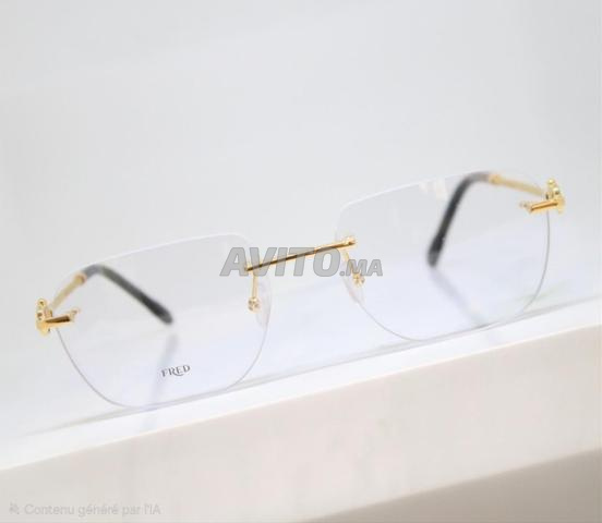 بيع أكسسوارات / ملابس ماركات حالة جيدة جدا مقاس M - 2