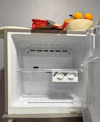 ثلاجة Samsung ببابين حالة جيدة - 2