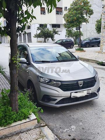 داسيا لوغان 2022 أوتوماتيك بنزين 75000 كم - 2