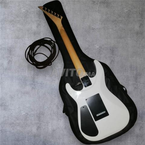 Jackson JS11 Dinky مع علبة وكابل جاك - 2