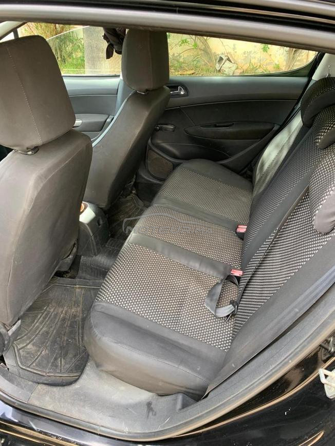 voiture à vendre en très bonne état.