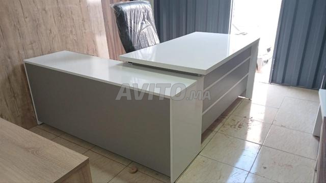 Bureau avec retour et caisson