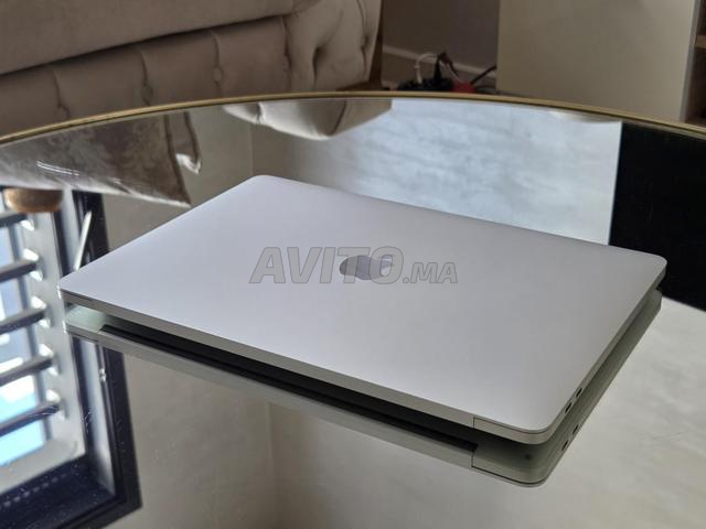 MacBook Pro M2 13,3” (2022) – Avec boîte