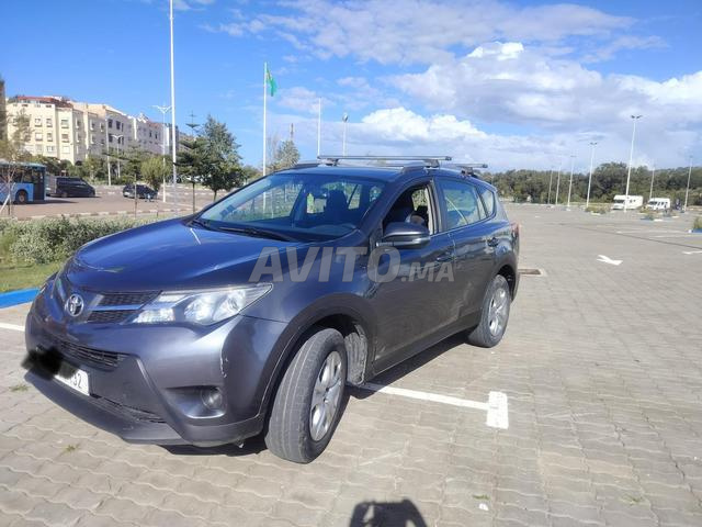 تويوتا راف 4 بحالة جيدة - 2