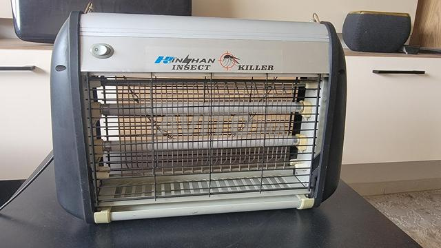 كهربائي قاتل كهربائي للحشرات - 2