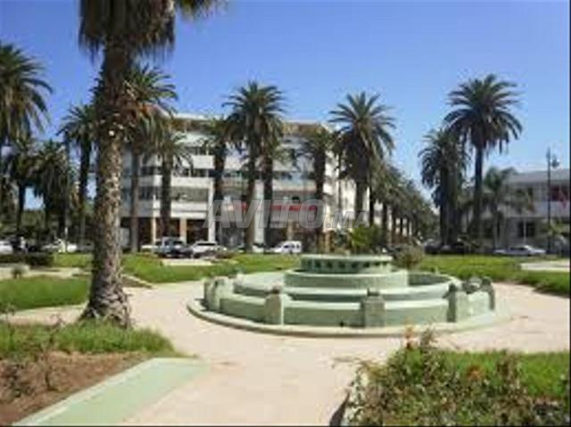 فيلا استثنائية بمساحة 740 متر مربع في شارع محمد الخامس