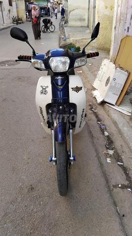 Moto de haute qualité - 2