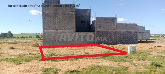 Lot de terrain 104 m² 2 façades titré R plus 2