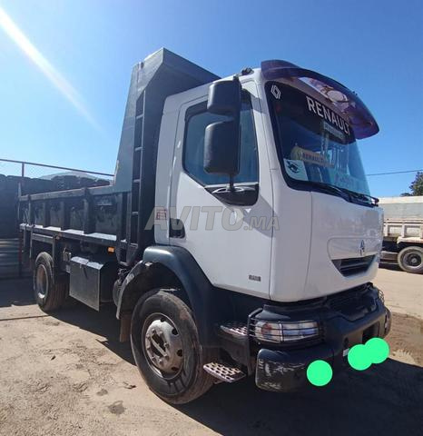 Renault 210 midlum 2003 MIDLUM laban 6 mètre