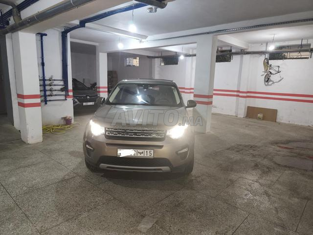 لاند روفر ديسكفري سبورت HSE Luxury الأولى - 2