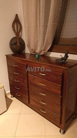 خزانة ذات أدراج مع 8 أدراج من الخشب الأحمر - 2