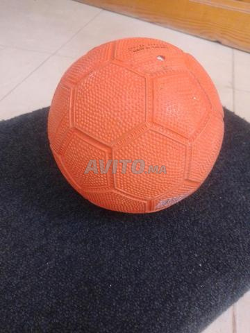 كرة يد مطاطية برتقالية صغيرة - 2
