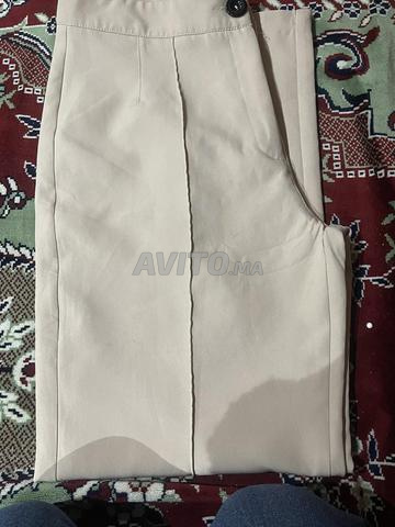 Pantalon pour femme neuf, couleur beige élégant - 2