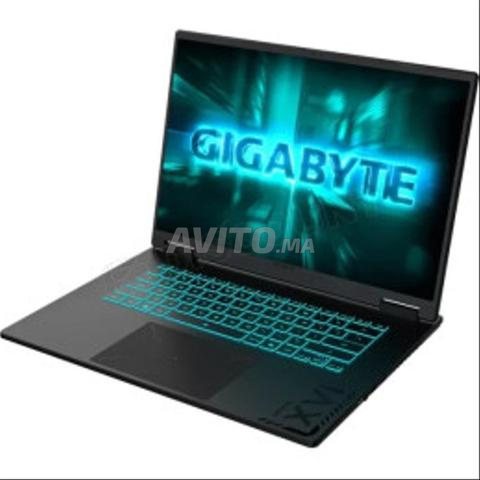 PC portable Gigabyte A16 16 go ram 5070, 1 To