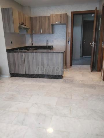 STUDIO VIDE À LOUER QUARTIER LES HÔPITAUX - 2