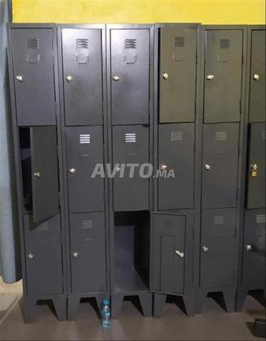 Vestiaire métallique avec casiers/armoire