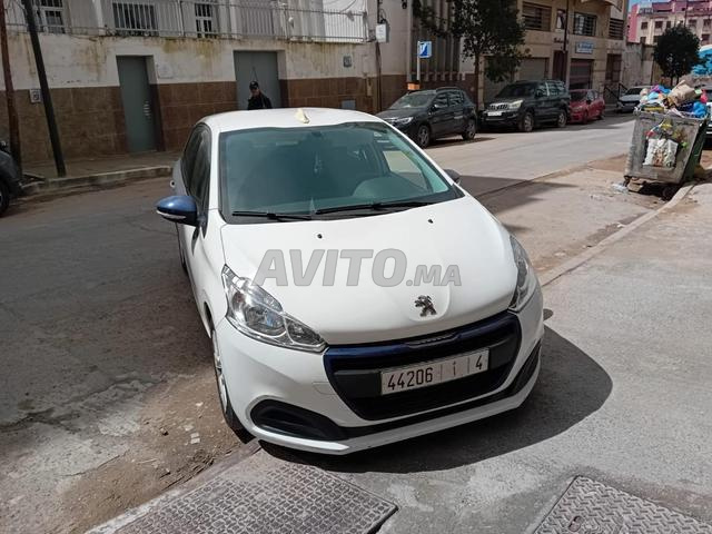 Peugeot 208 Essence Manuelle 2016 à Casablanca - 2
