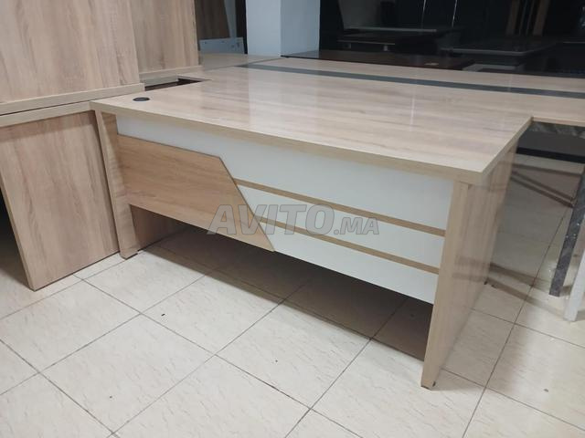 مكتب إدارة مع أدراج