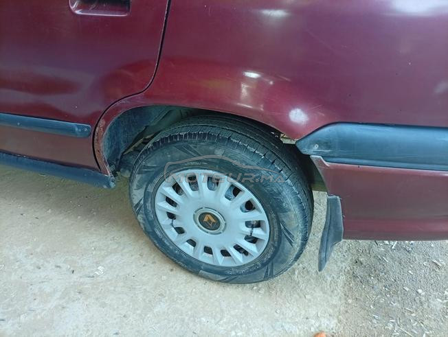 Renault Essence Manuelle 1994 à Kénitra