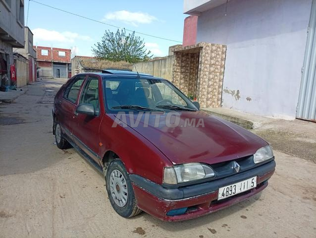 Renault Essence Manuelle 1994 à Kénitra - 2