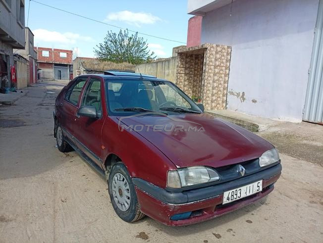 Renault Essence Manuelle 1994 à Kénitra