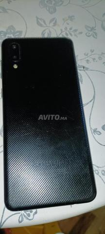 فيه خط في الشاشة لكن يشتغل مزيان - 2