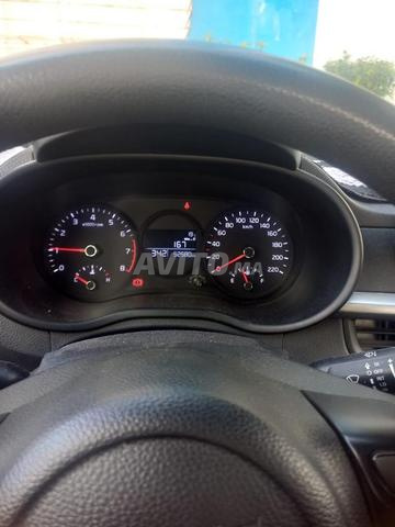 Kia Essence Manuelle 2022 à Martil - 2