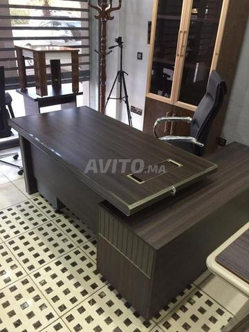 مكتب قابل للتعديل للموظفين في عرض خاص - 2