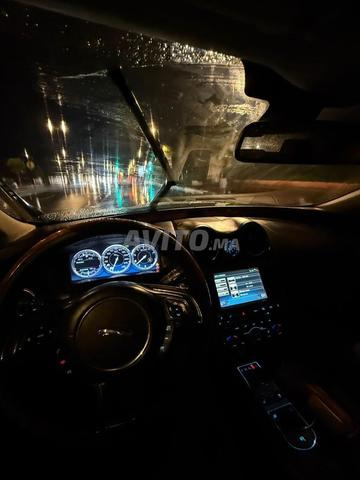 جاكوار XJ رائعة أواخر 2012 V6 pack V8 - 2