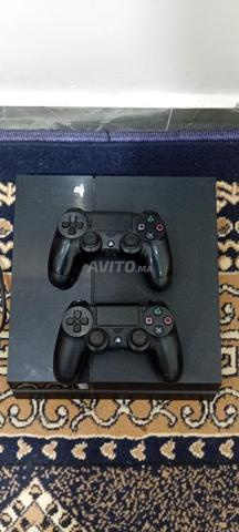 بيع PS4 باقي جديد جوج مانيطات ثمن 2500 درهم أولاين