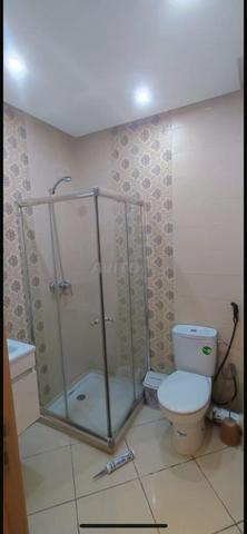 زجاج حمام بحالة ممتازة جاهز للتركيب - 2