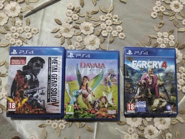 PS4 Slim avec manette plus 3 CD - 2