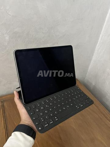آيباد برو M2 11 بوصة الجيل الرابع مع كيبورد